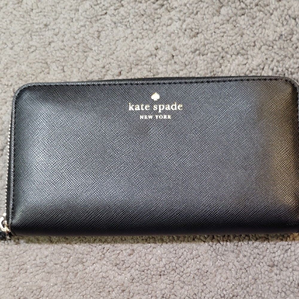kate spade Black Zip-Around Saffiano Leather Wallet EUC